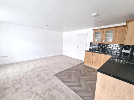 2 bedroom Flat to let in High Street, Neston, Wirral CH64 (2nd Floor)