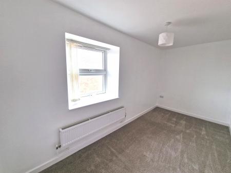 2 bedroom Flat to let in High Street, Neston, Wirral CH64 (2nd Floor)