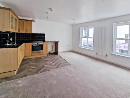 2 bedroom Flat to let in High Street, Neston, Wirral, CH64