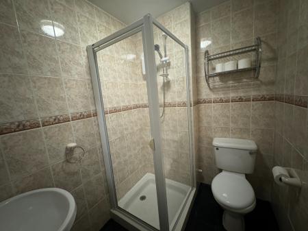 2 bedroom Apartment to let in Shrewsbury Road, Oxton, Wirral, CH43