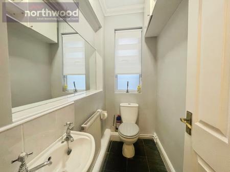3 bedroom Semi-detached house to let in Normanston Road, Wirral, CH43