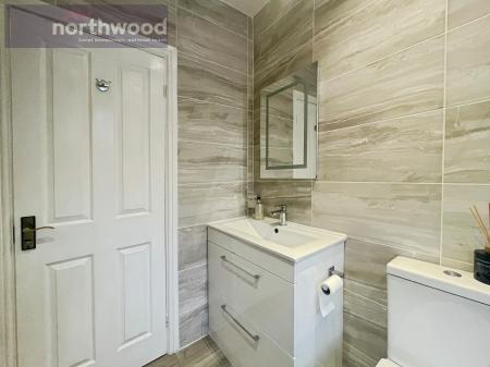 3 bedroom Semi-detached house to let in Normanston Road, Wirral, CH43