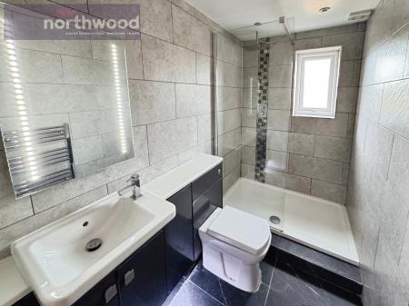 3 bedroom Flat to let in Balls Road, Oxton, Wirral, CH43