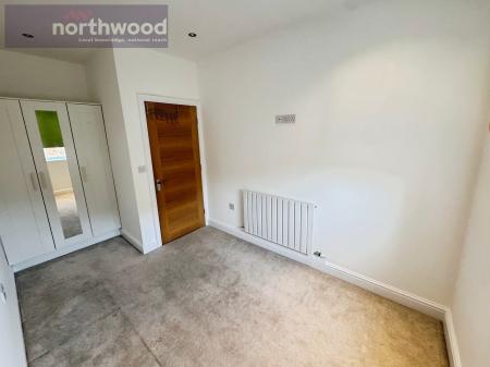 3 bedroom Flat to let in Balls Road, Oxton, Wirral, CH43