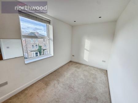 3 bedroom Flat to let in Balls Road, Oxton, Wirral, CH43