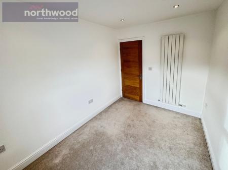 3 bedroom Flat to let in Balls Road, Oxton, Wirral, CH43