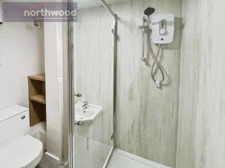 1 bedroom Flat to let in The Dell, Rock Ferry, Wirral, CH42