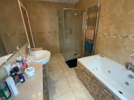 4 bedroom Detached house to let in Shrewsbury Road, Oxton, Wirral, CH43