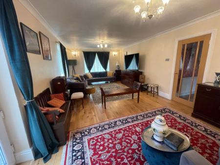 4 bedroom Detached house to let in Shrewsbury Road, Oxton, Wirral, CH43