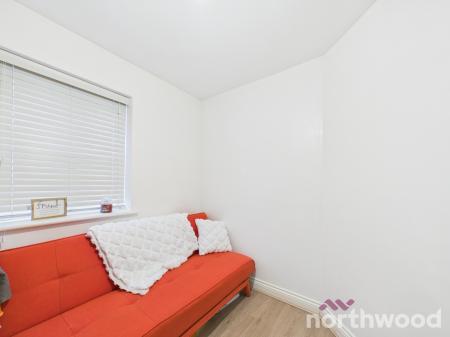 2 bedroom Flat for sale in Pear Tree Court, Wigan, WN2