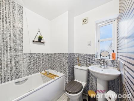 2 bedroom Flat for sale in Pear Tree Court, Wigan, WN2