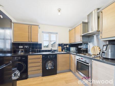 2 bedroom Flat for sale in Pear Tree Court, Wigan, WN2