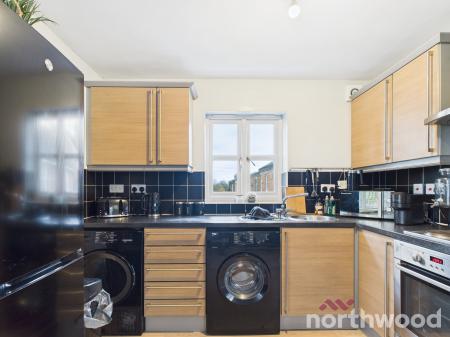 2 bedroom Flat for sale in Pear Tree Court, Wigan, WN2