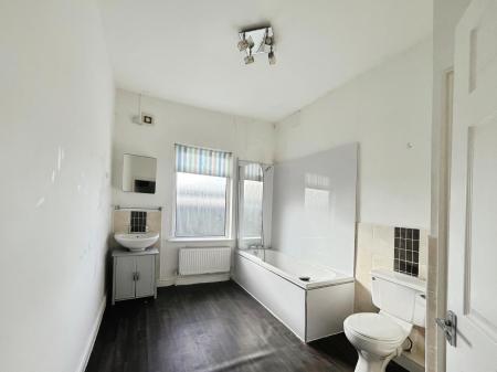 2 bedroom Terraced House for sale in Warrington Road, Goose Green, Wigan, WN3