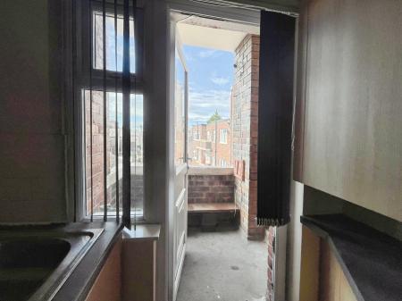 2 bedroom Flat for sale in Wigan Lane, Swinley, Wigan, WN1