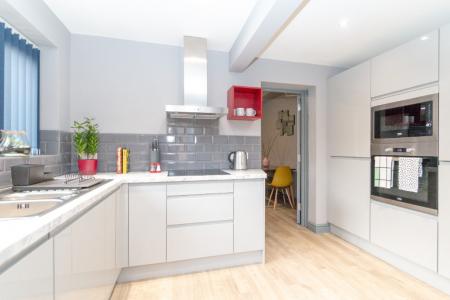 1 bedroom House share to let in Ashland Avenue, Wigan, WN1