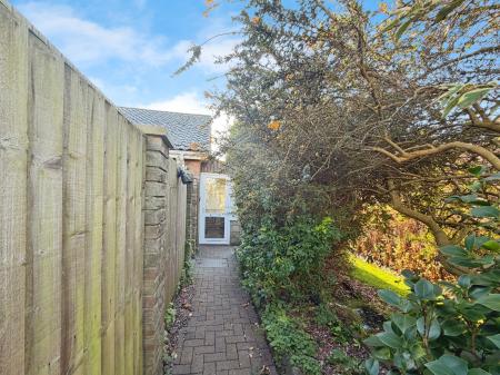 2 bedroom Semi-detached bungalow for sale in Whitstone Drive, Skelmersdale, WN8