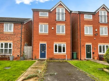 3 bedroom Detached house for sale in Springbank Gardens, Platt Bridge, Wigan, WN2