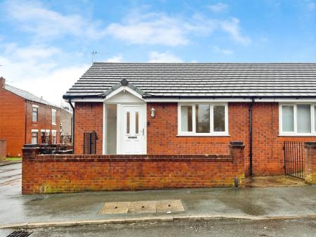 2 bedroom Bungalow to let in Bridgewater Street, Hindley, Wigan, WN2