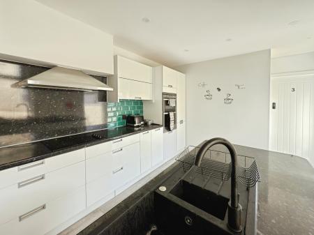 1 bedroom House share to let in Park Road, Springfield, Wigan, WN6