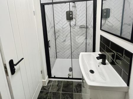 1 bedroom House share to let in Park Road, Springfield, Wigan, WN6