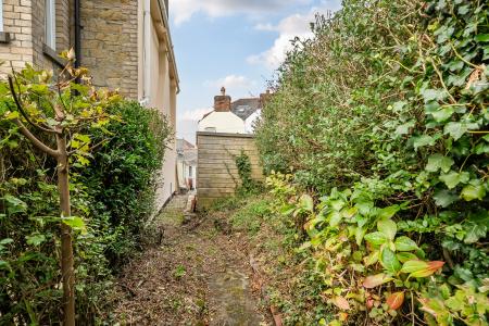 3 bedroom End of terrace house for sale in Carvoza Road, Truro, TR1