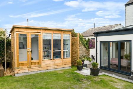 4 bedroom Terraced House for sale in Treeve Lane, Connor Downs, Hayle, TR27