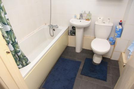 1 bedroom Flat for sale in (Sale) Tregear Gardens, Truro, TR1