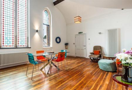 2 bedroom Flat to let in St Georges Road, Truro, TR1