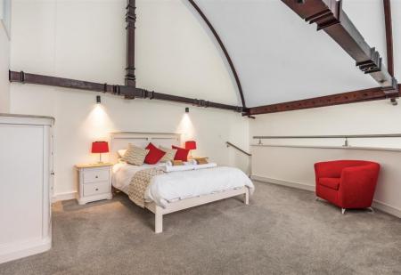 2 bedroom Flat to let in St Georges Road, Truro, TR1