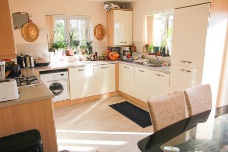 3 bedroom Semi-detached house to let in Lowen Bre, Truro, TR1