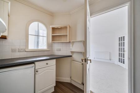 2 bedroom Maisonette for sale in Yew Tree Court, Truro, TR1