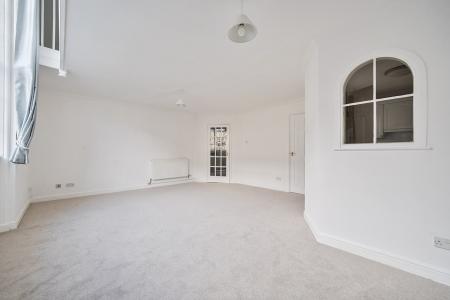 2 bedroom Maisonette for sale in Yew Tree Court, Truro, TR1