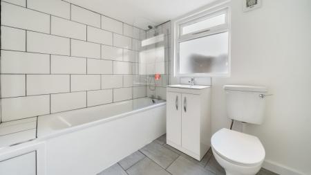 2 bedroom Terraced House to let in Leskinnick Place, Penzance, TR18