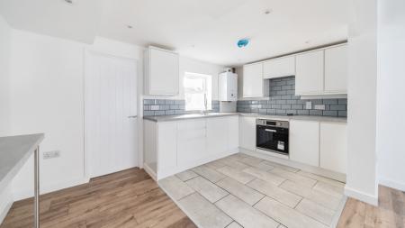 2 bedroom Terraced House to let in Leskinnick Place, Penzance, TR18