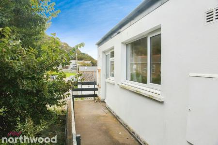 2 bedroom Flat for sale in Greenfield Terrace, Portreath, TR16