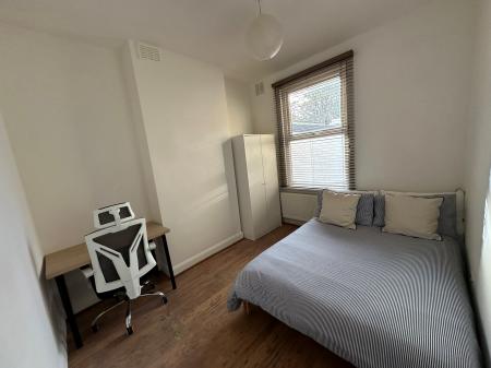 4 bedroom Terraced House to let in Kirkwood Road, Nunhead, London, SE15