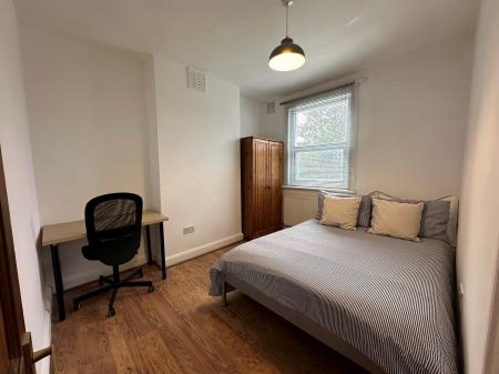 4 bedroom Terraced House to let in Kirkwood Road, Nunhead, London, SE15