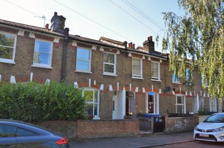 4 bedroom Terraced House to let in Kirkwood Road, Nunhead, London, SE15