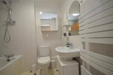 1 bedroom Flat to let in Waghorn Street, London, SE15