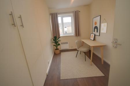 2 bedroom Flat to let in Linton Glade, Croydon, CR0