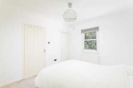 2 bedroom Cottage for sale in Baldry Gardens, Streatham, London, SW16