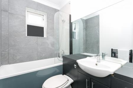 2 bedroom Cottage for sale in Baldry Gardens, Streatham, London, SW16