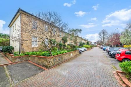 1 bedroom Flat for sale in Elderwood Place, West Norwood, London, SE27
