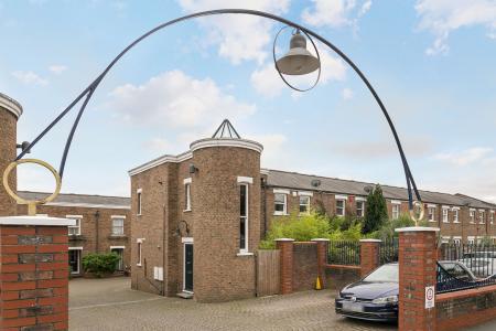 1 bedroom Flat for sale in Chichester Mews, West Norwood, London, SE27