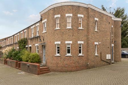 1 bedroom Flat for sale in Chichester Mews, West Norwood, London, SE27