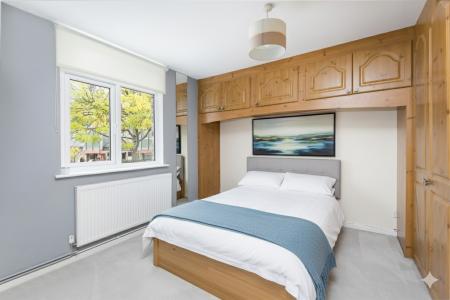 1 bedroom Flat for sale in Dunelm Grove, West Norwood, London, SE27