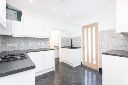 2 bedroom Flat for sale in Northwood Road, Thornton Heath, London, CR7