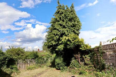 4 bedroom Semi-detached house for sale in Raymond Road, London, BR3