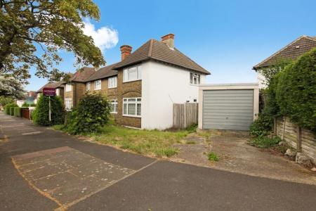 4 bedroom Semi-detached house for sale in Raymond Road, London, BR3